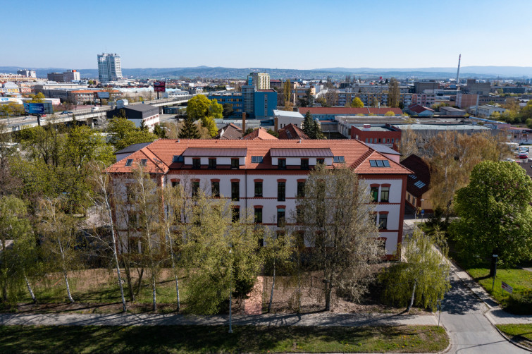 HOLICKÁ 31