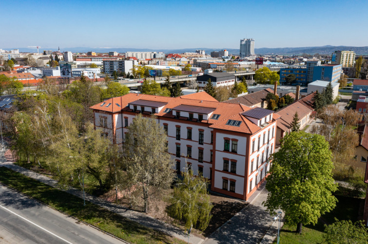 HOLICKÁ 31